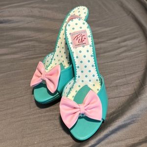 NWOT Teal Siren Peep-toe Heel w Pink Bow
